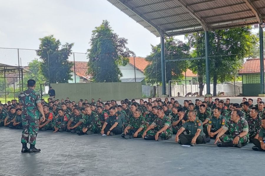 Dandim 0712 Tegal Berikan Arahan Jam Komandan Kepada Seluruh Prajurit