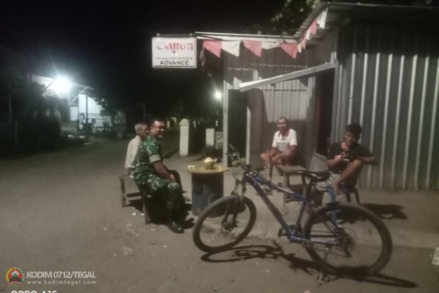 Menjalin Silaturahmi Babinsa Desa Bojongsana Kodim Tegal Melaksanakan Komsos
