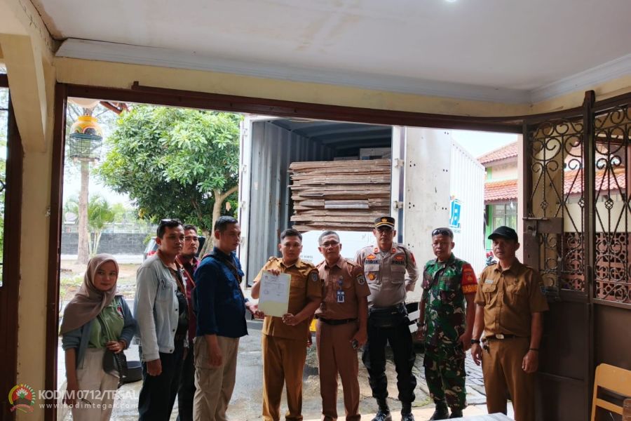 Pelda Yoko Susilo Laksanakan Pengamanan Pendistribusian Logistik Pilkada 2024 Menuju Gudang KPU