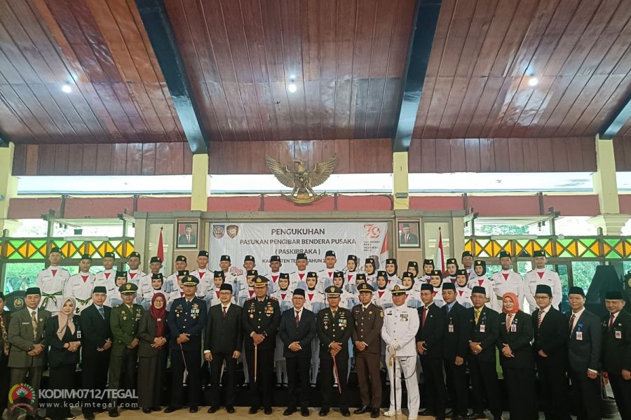 Dandim Tegal Hadiri Pengukuhan Paskibra HUT RI Ke � 79 Tahun 2024 Kabupaten Tegal