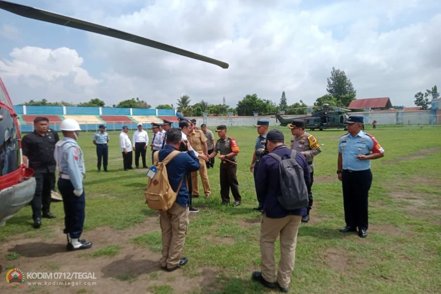 Dandim 0712 Tegal Bersama Forkopimda Sambut Kedatangan Presiden RI Joko Widodo