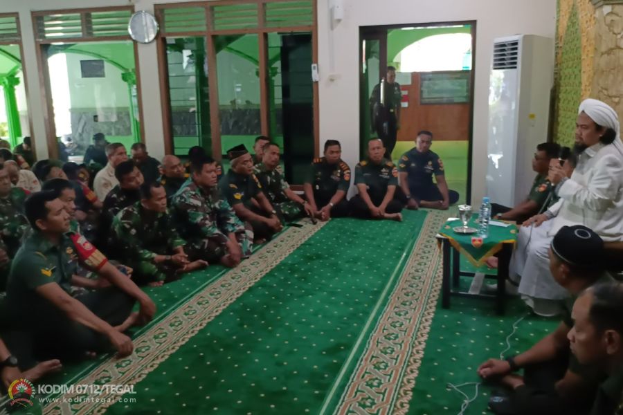 Anggota Kodim 0712 Tegal Ikuti Ceramah Safari Ustad H. Abdurahman