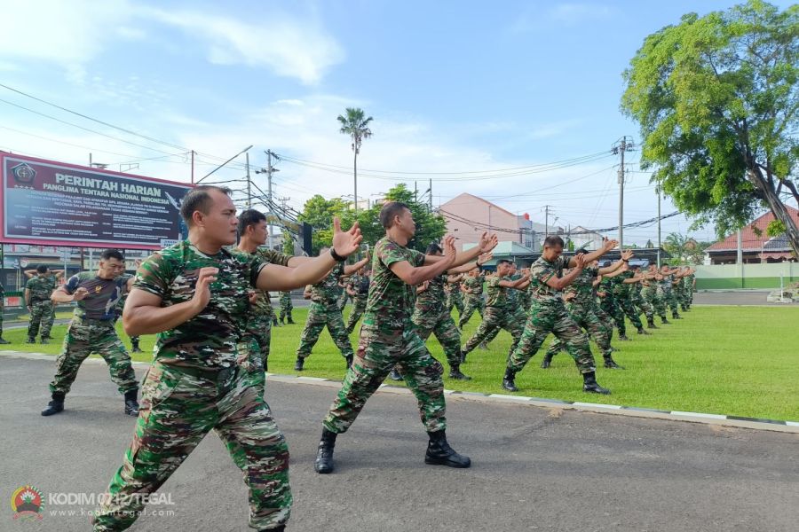 Personal Kodim Tegal Laksanakan Latihan Bela Diri Taktis