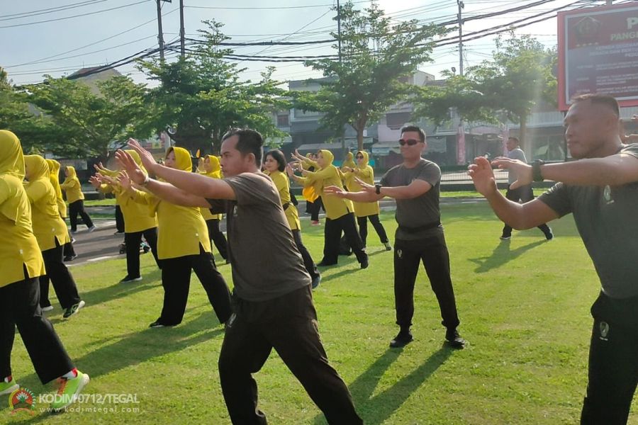 Jumat Sehat, Kodim 0712 Tegal Gelar Senam Aerobik