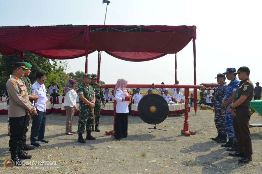 Kasdim Hadiri Apel Gelar Pasukan Pengamanan Hari Raya Idul Fitri 1445 H Tingkat Polres Tegal