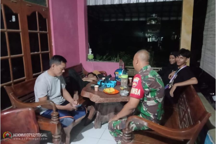 Laksanakan Komsos, Pelda Samsudin Sambangi Rumah Warga