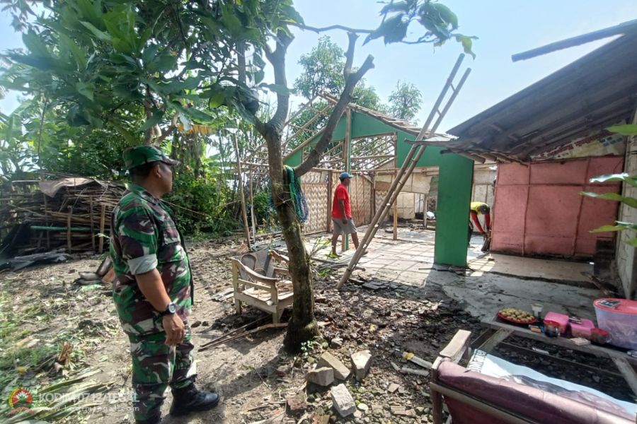 Satgas TMMD Reguler Tegal Mulai Bongkar Rumah Bapak Prayitno