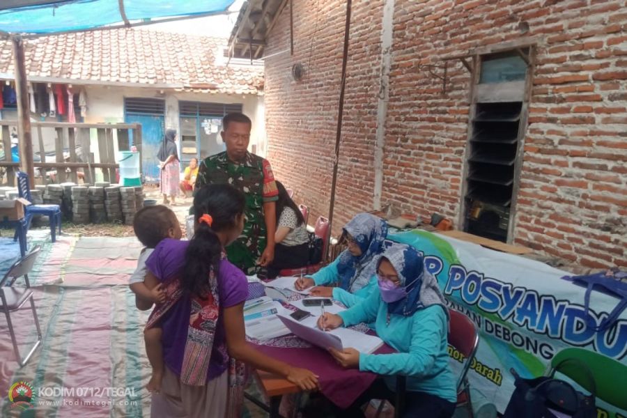 Babinsa Sertu Mardoyo Dampingi Kegiatan Posyandu ILP