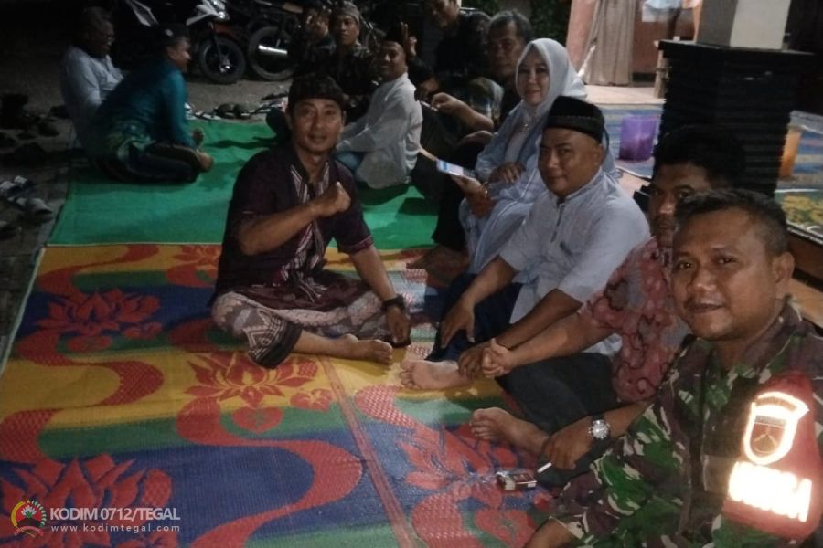 Lakukan Pembinaan Wilayah, Babinsa Koramil Kramat Laksanakan Komsos