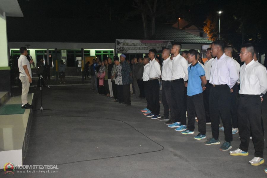Dandim Tegal Lepas Keberangkatan Peserta Seleksi Calon Tamtama PK Gelombang I TA 2025
