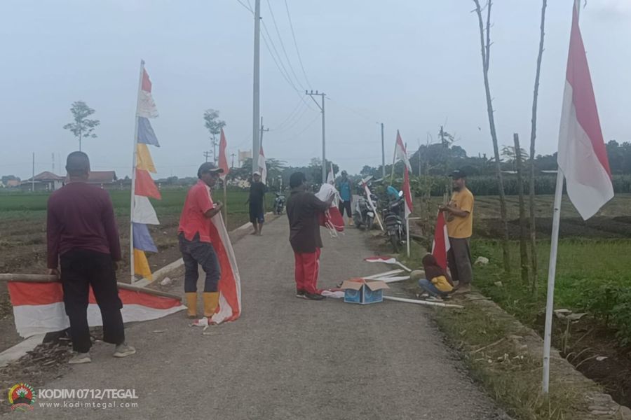 Jelang Pembukaan TMMD Reguler 123, Warga Antusias Pasang Umbul-Umbul