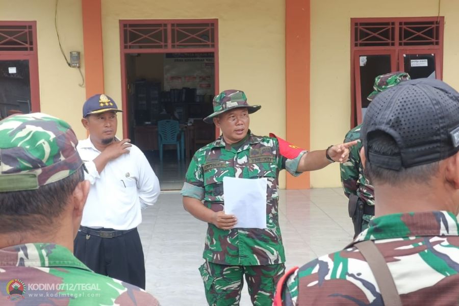 Pasiter Kodim Tegal Beri Motivasi Kepada Personil Satgas TMMD