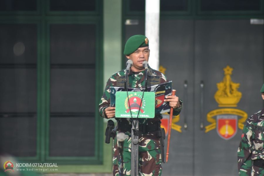 Bacakan Amanat Kasad, Dandim Tegal Pimpin Upacara Bendera 17 Februari 2025