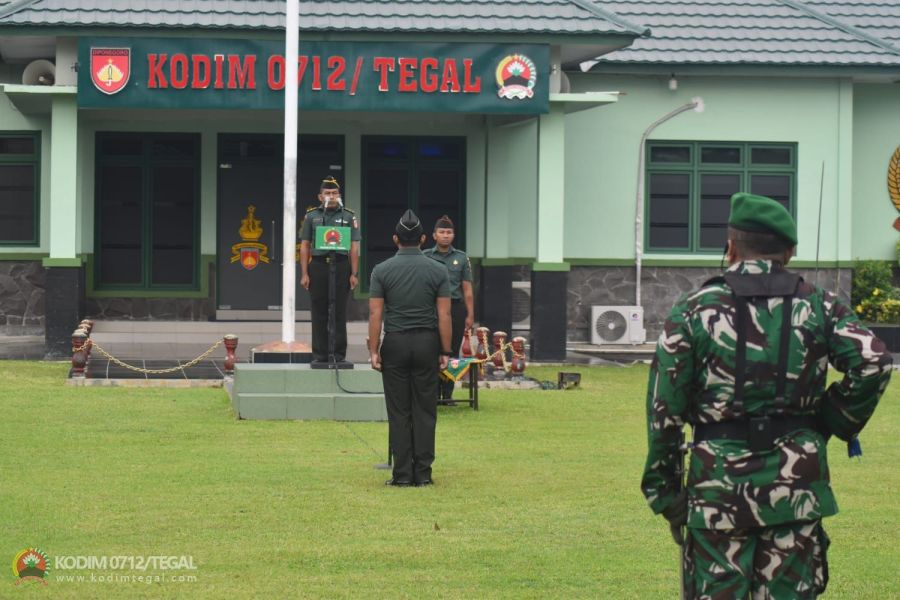 Kodim 0712 Tegal Gelar Upacara Bendera Merah Putih Hari Senin
